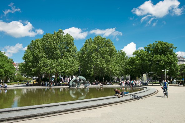 31Karls platz II copia