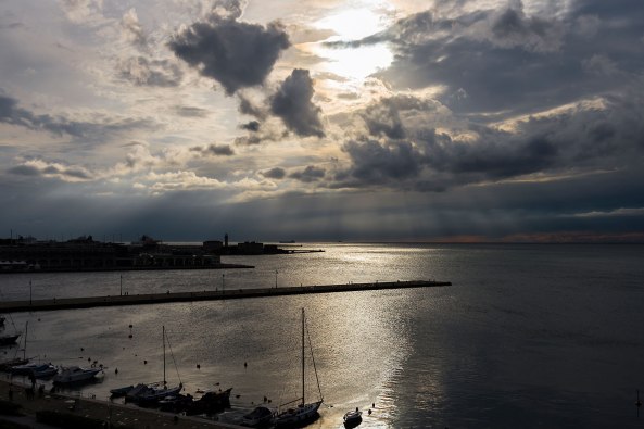 Guardando-dalla-finestra-copia